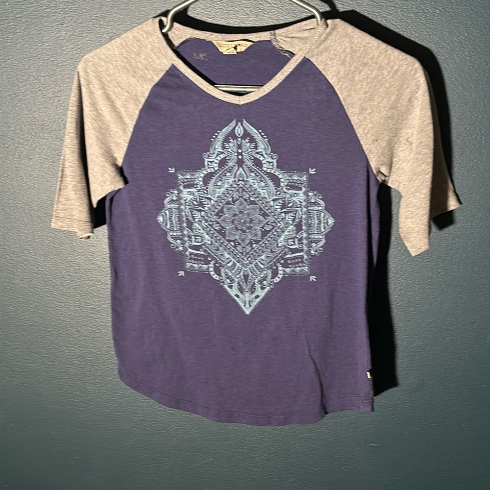 Lucky Brand Children’s Blue / Grey Henley Graphic Tee Size Large (Girl)